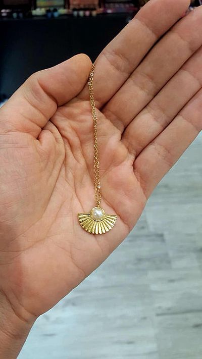 Pearl and Half Sun Necklace Χρυσό